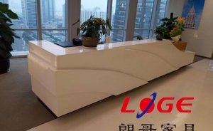 在選購公司接待臺的時候我們應(yīng)該注意一些什么？